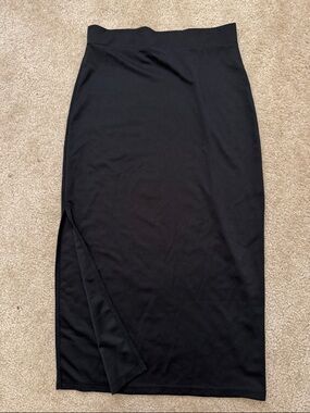 Source Unknown Black Midi Pencil Skirt with Side Slit